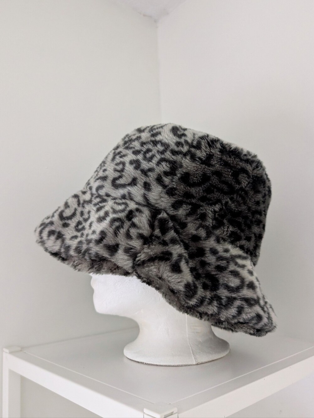 Faux Fur Leopard Print Bucket Hat